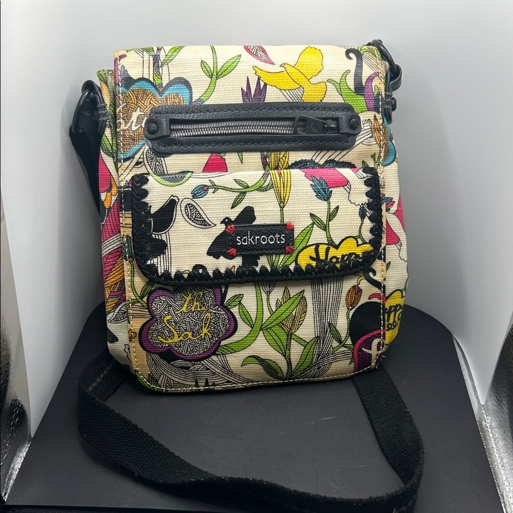 Sakroots Botanical Crossbody Bag - Cream and Black